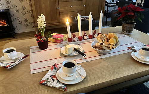 Adventsfika hos IM