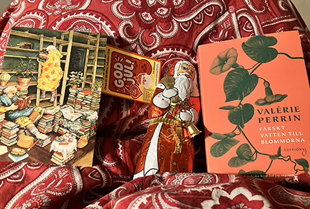 Klapparna i julstrumpan 2023 lott tomtechoklad boken Färskt vatten till blommorna