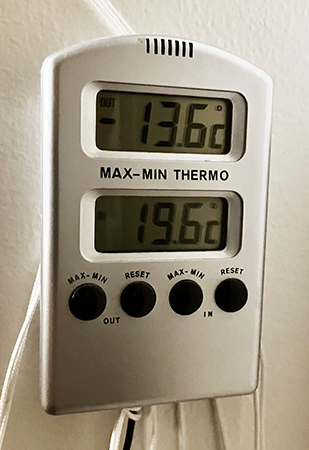 Minus 13 komma 6 grader ute