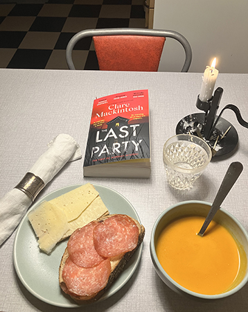 Kvällsmat tomatsoppa mögligt bröd boken The Last Party