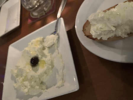 Fetaoströra på bröd Costas 6 jan 2024