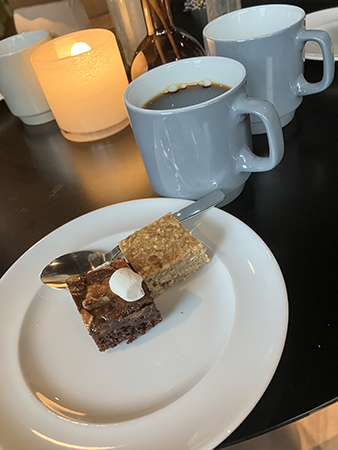 Eftermiddagsfika med sötsaker Clarion