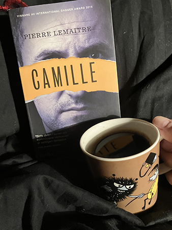 Camille och kaffe på sängen