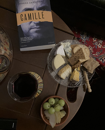 Ostassiett vin druvor boken Camille