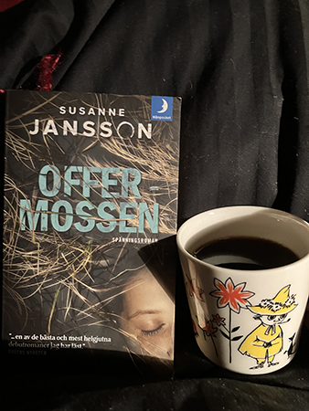 Boken Offermossen o kaffe på sängen