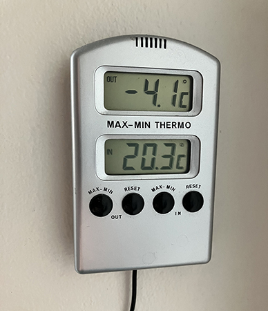 Minus fyra komma en grad 7 mars 2024