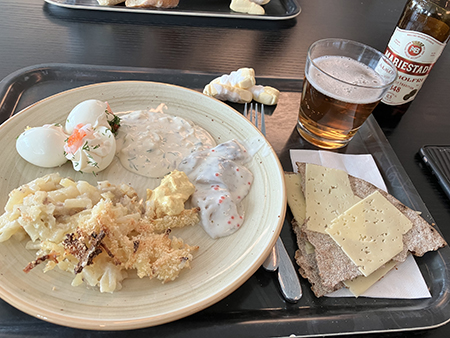 Påsklunch på jobbet