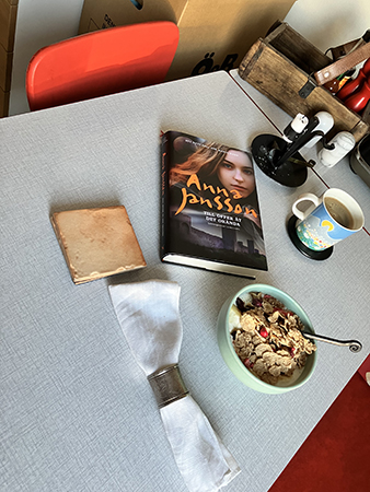 Skärtorsdagsfrukost med påskekrim