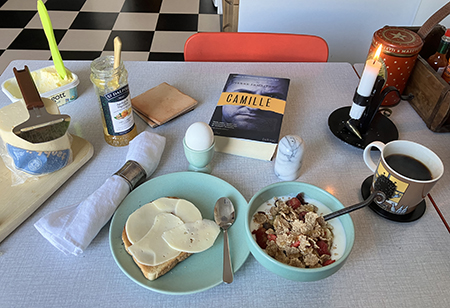 Söndagsfrukost med bl a Boxholms gräddost