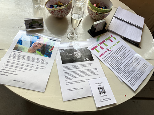 Konstnärerna Li Gessbo Olivia Nordh och Titti Lindgren på Galleri Upsala