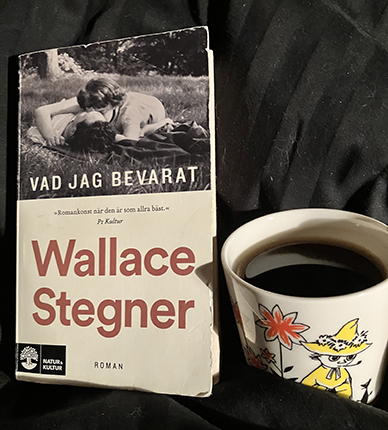 Boken Vad jag bevarat och kaffe på sängen