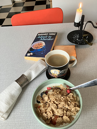 Frukost i köket på Main Street