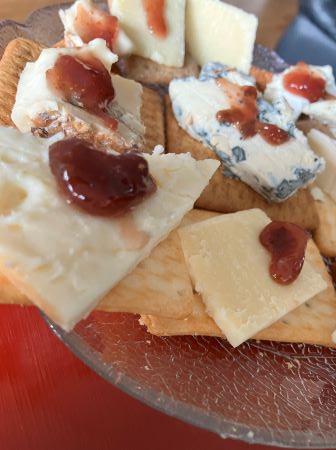 Kex och ost och fikonmarmelad