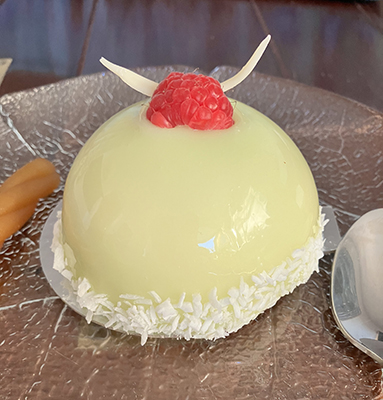 Bakelse med hallon o horn