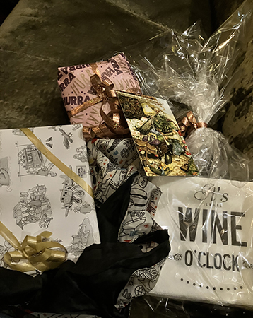 Paket och presenter från Anna och Annas snälla mamma