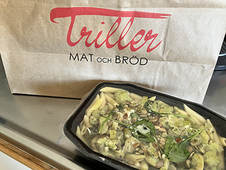 Påse från Triller och matlåda med kycklingpasta