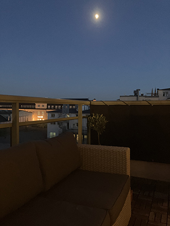 Majkväll på balkongen