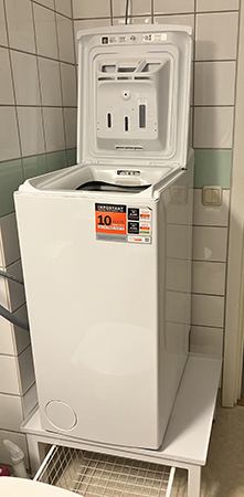 Tvättmaskin på sockel