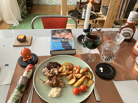 Pulled turkey klyftor rödvin Hopptimisten och Unge Mungo tända ljus