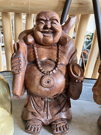 Skrattande Buddha på Fullerö