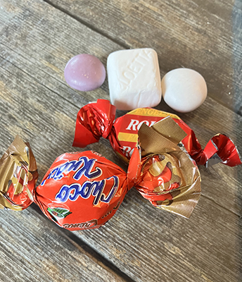 Lördagsgodis på bordet