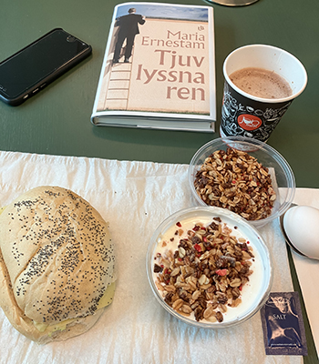Jobblunch med boken Tjuvlyssnaren