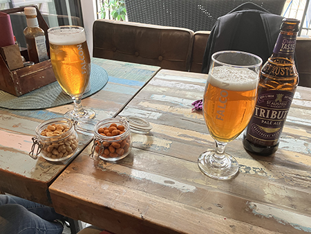 Ale och nötter på Happy Duck