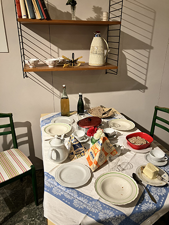 Uppdukat till middag med trekantiga tetror rundradiomuseet