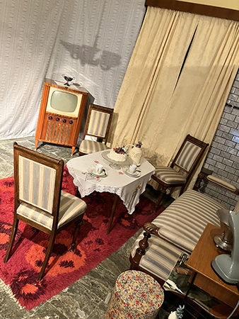 Fika framför TVn rundradiomuseet