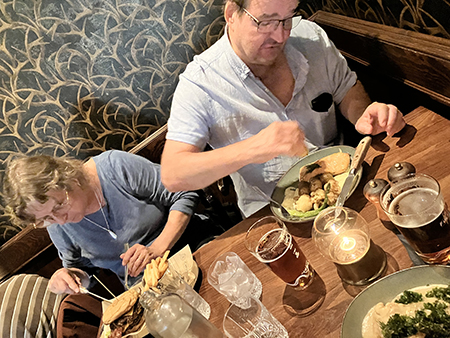 Hungriga FEM o Finske Pinnen på Churchill Arms