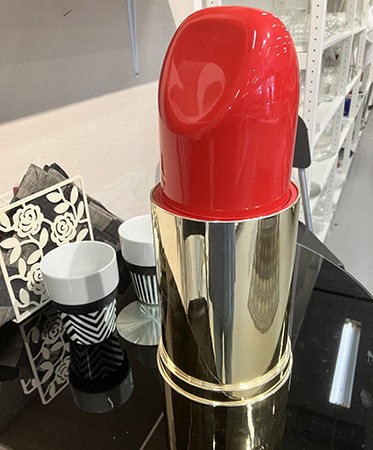 Jätteläppstift på Erikshjälpen