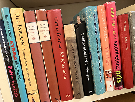 Uppsalaförfattare på hyllorna på Återvinningen i Motala