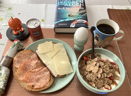 Äggfrukostlunch med Hopptimisten och Blå skymning