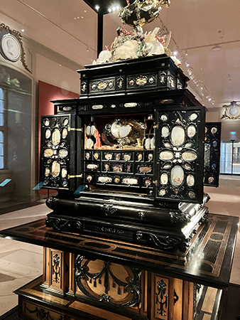 Augsburgska skåpet Gustavianum