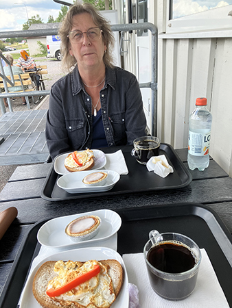 Efter shoppingfika på Thuns med FEM