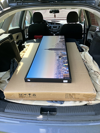 Tavla till FEM o omonterat soffbord till mig i bilen Tavla till FEM o omonterat soffbord till mig i bilen