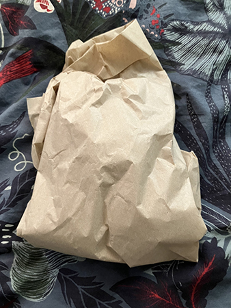 Litet paket till lägenhetsvakten