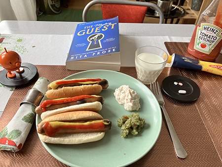 Kycklingkorvar med bröd Hopptimisten och The Mystery Guest