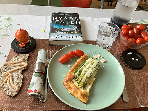 Sista biten sparrisfrittata småtomater boken Nyårsfesten Hopptimisten