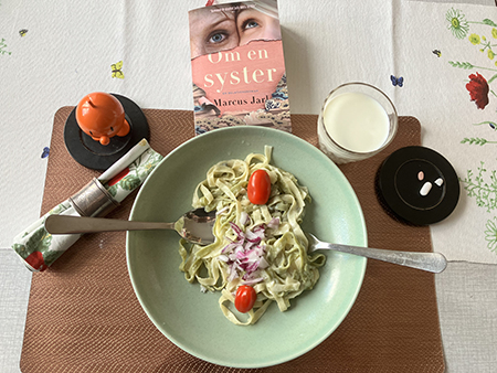 Castellotoffelpasta med mjölk i glaset Hopptimisten o Om en syster