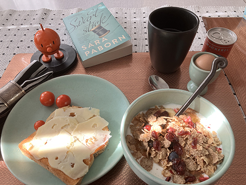 Lördagsfrukost med egna tomater ägg fr Aska fil Hopptimisten o Svartstick