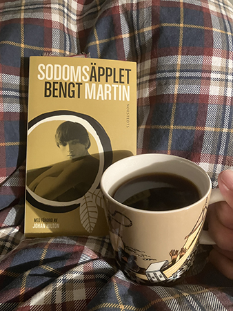 Sodomsäpplet och kaffe på sängen