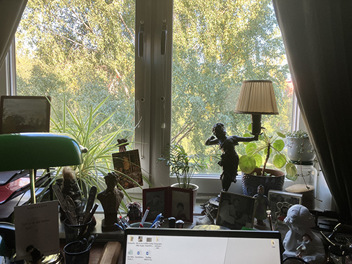 Utsikt genom arbetsrumsfönstret slutet av augusti 2024 Utsikt genom arbetsrumsfönstret slutet av augusti 2024