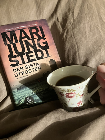 Den sista utposten och kaffe på sängen i söndagsmuggen