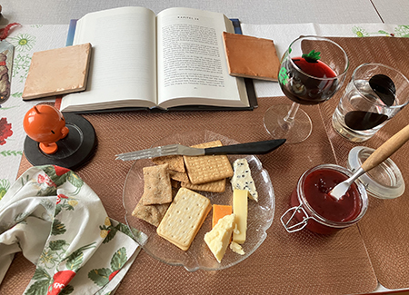 Assiett med ost o kex marmelad