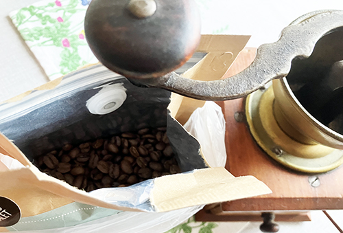 Kaffe från slätta bönor o farmors kaffekvarn