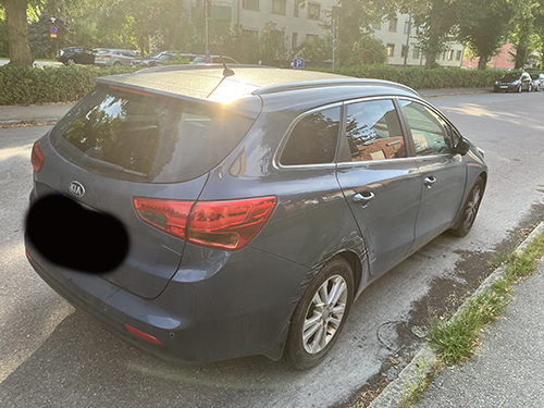 Smutsig och skrapad Kia