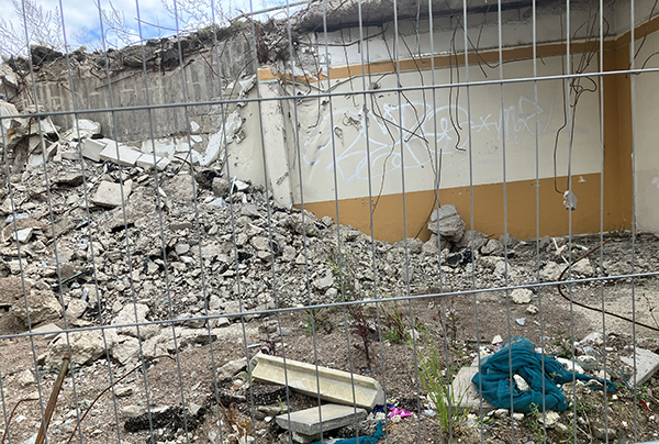 Trashat Sivia torg fotat från Vaksalagatan