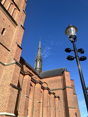 Domkyrkan mot blå himmel