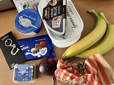 Trashat Sivia torg fotat från Vaksalagatan